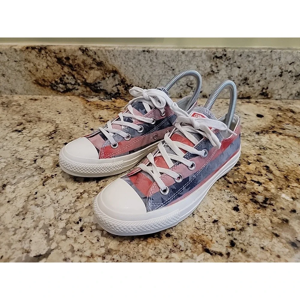 Women's Americana Stripped Canvas Converse Chuck Taylor All Star  Size 6